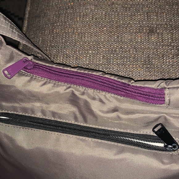 BNWOT Lug Swing Cross Body Bag Quilted ADORABLE - Picture 7 of 8